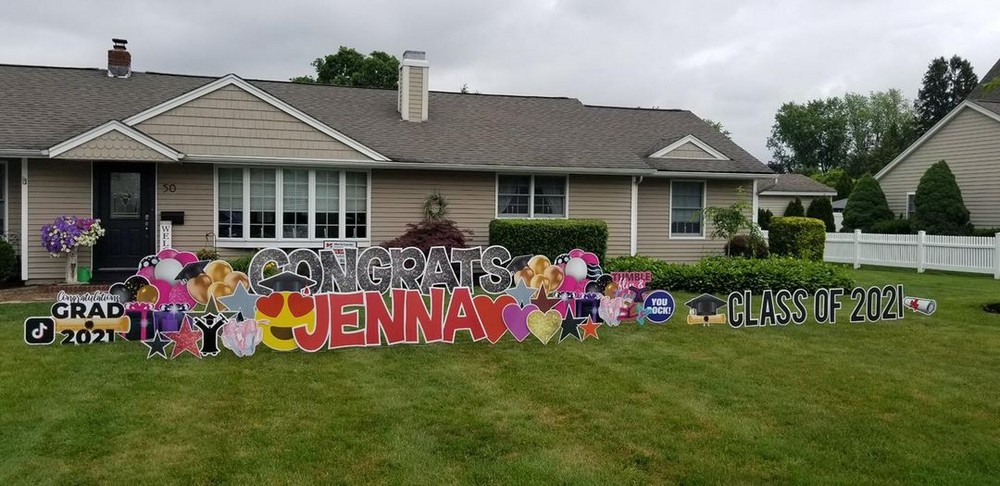 High School and College Graduation Lawn Signs in Wyckoff, NJ